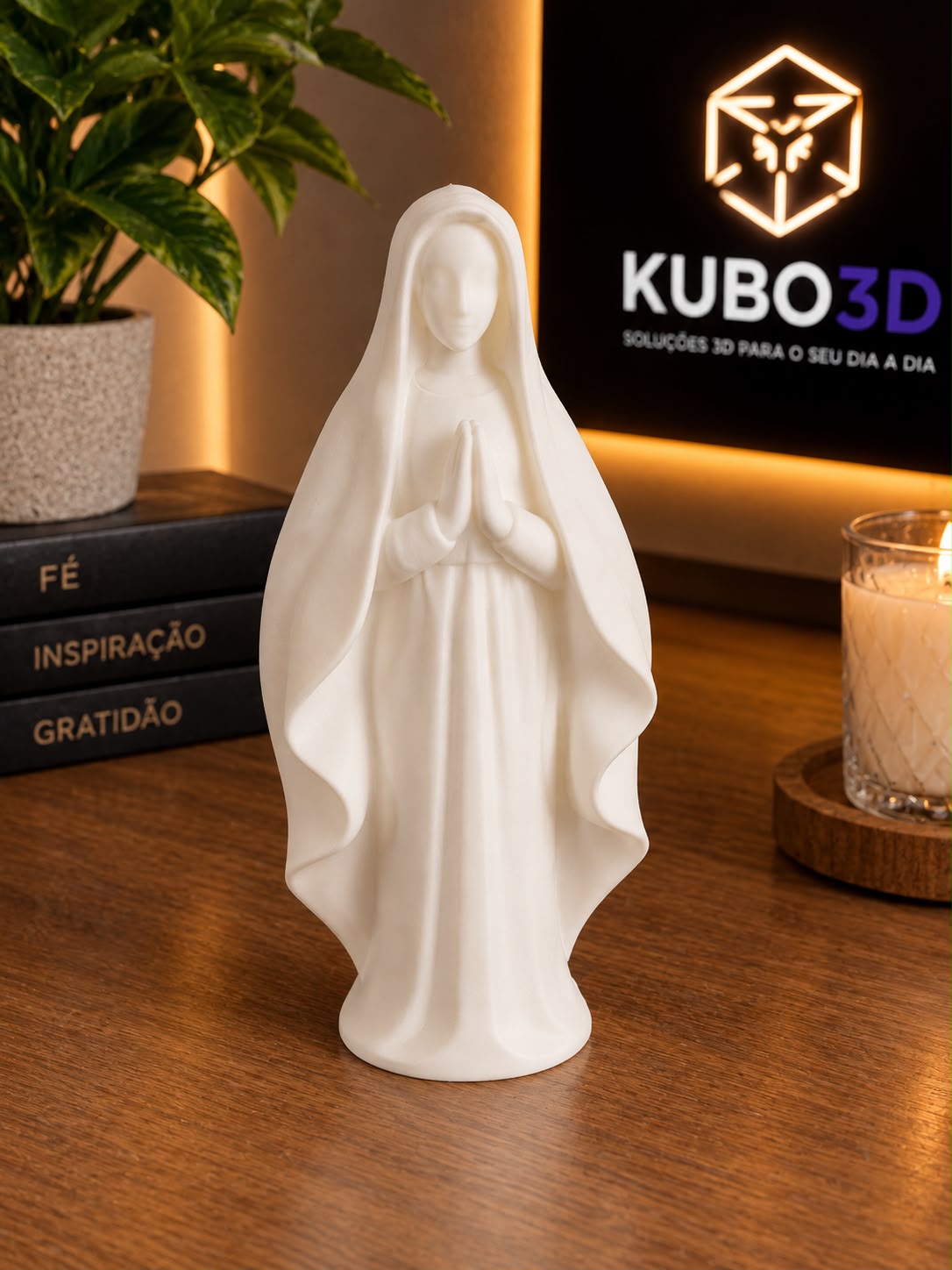 Figura religiosa branca impressa em 3D
